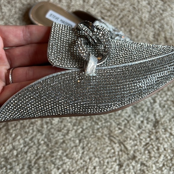Steve Madden Finn Silver Thornton chain flat slide shoe size 6 point toe - Picture 6 of 8